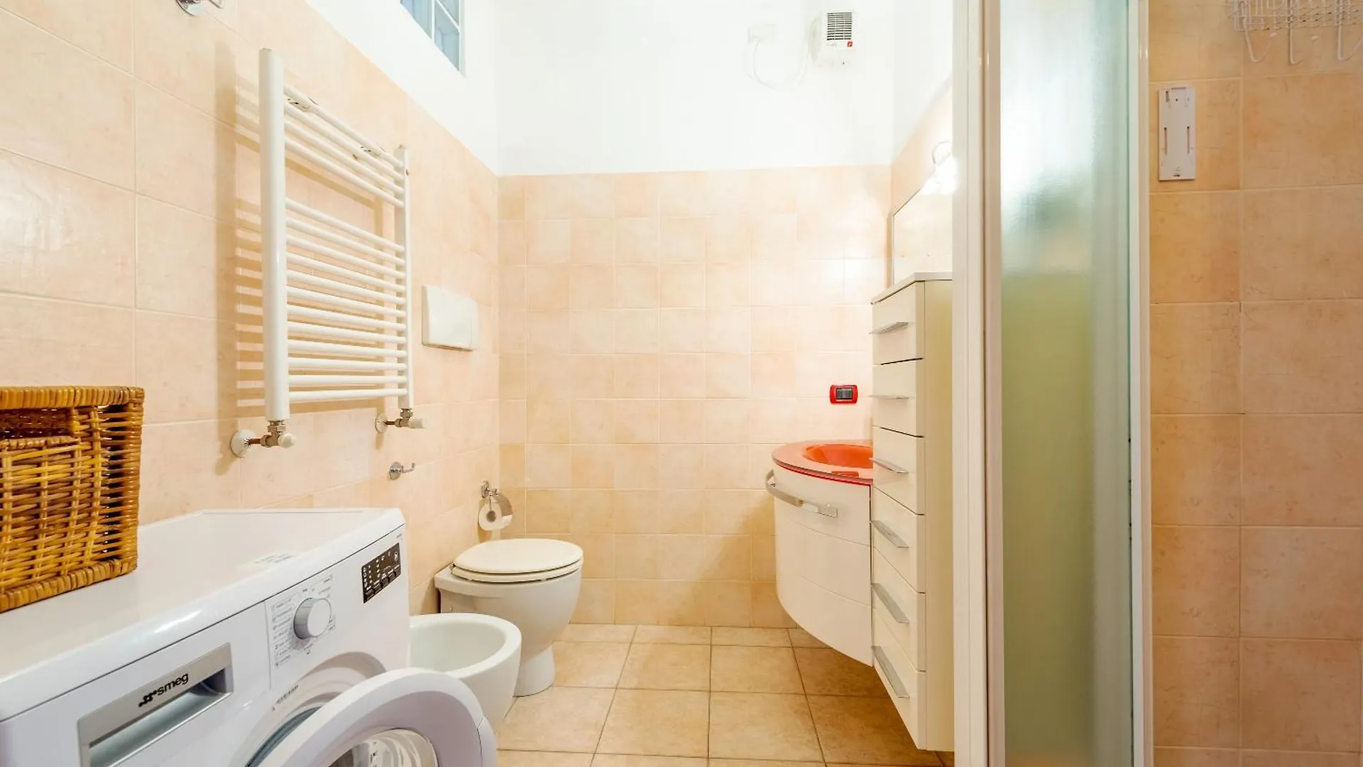 Guest Planet - Rosso Milano Apartment - Navigli Area