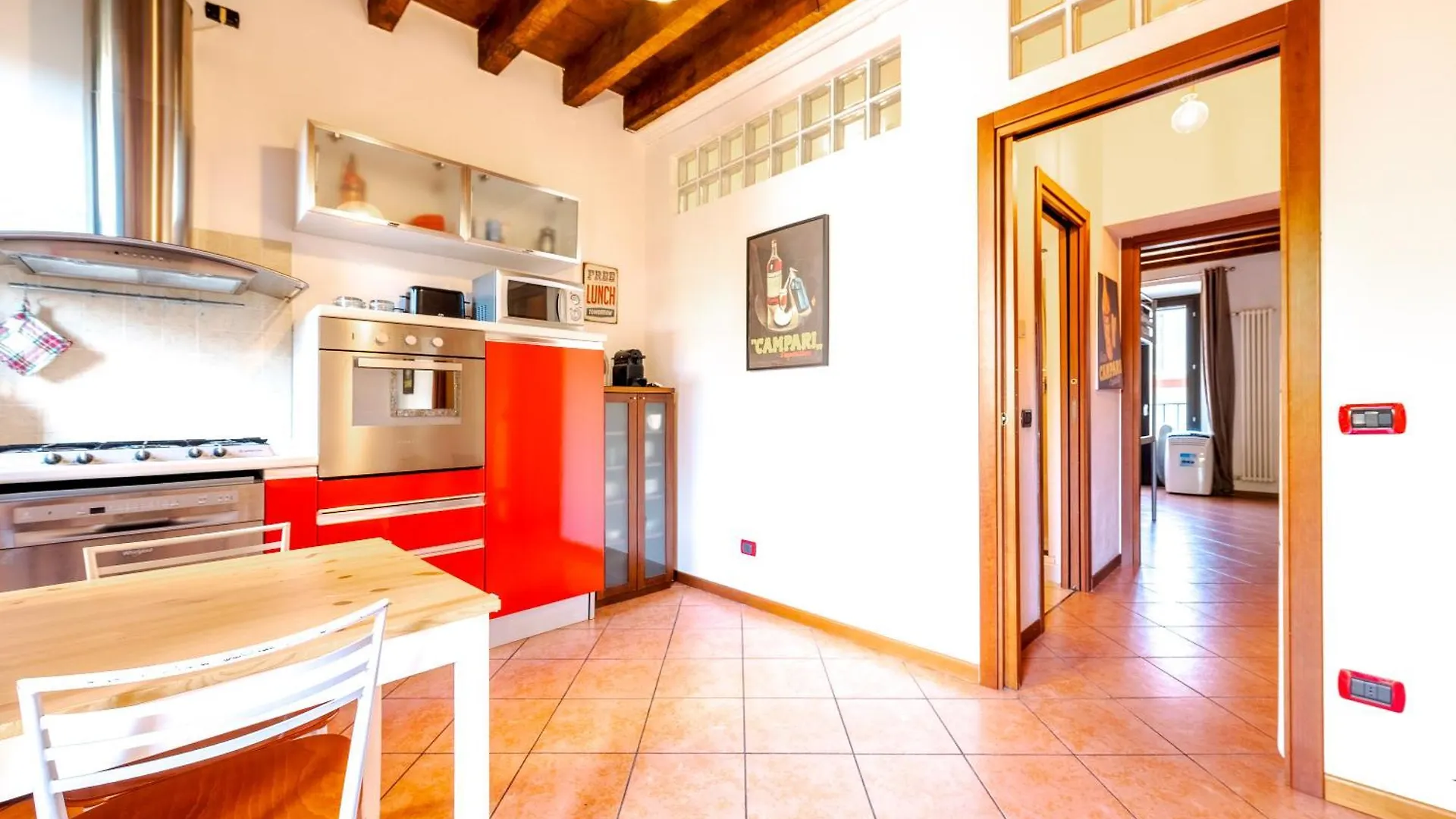 Guest Planet - Rosso Milano Apartment - Navigli Area 0*, 밀라노