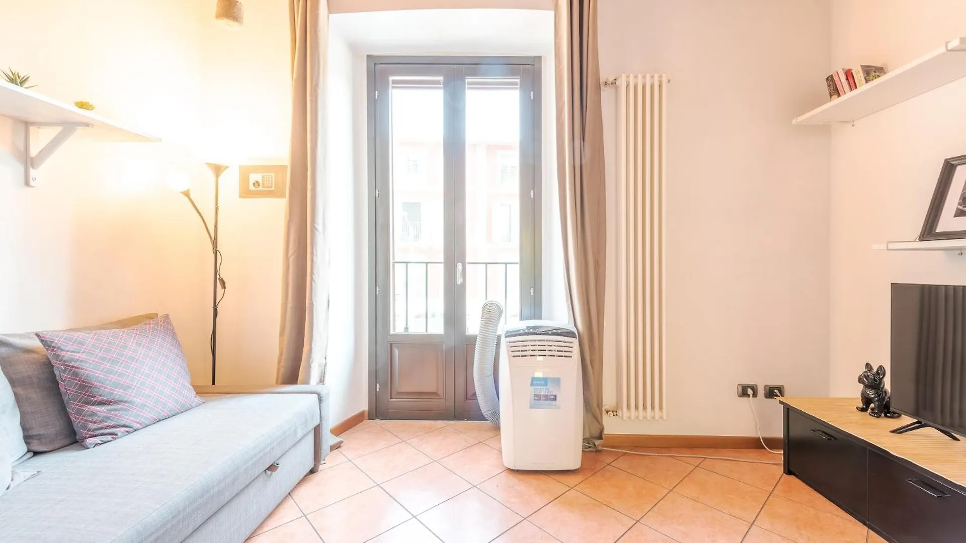 Guest Planet - Rosso Milano Apartment - Navigli Area 이탈리아